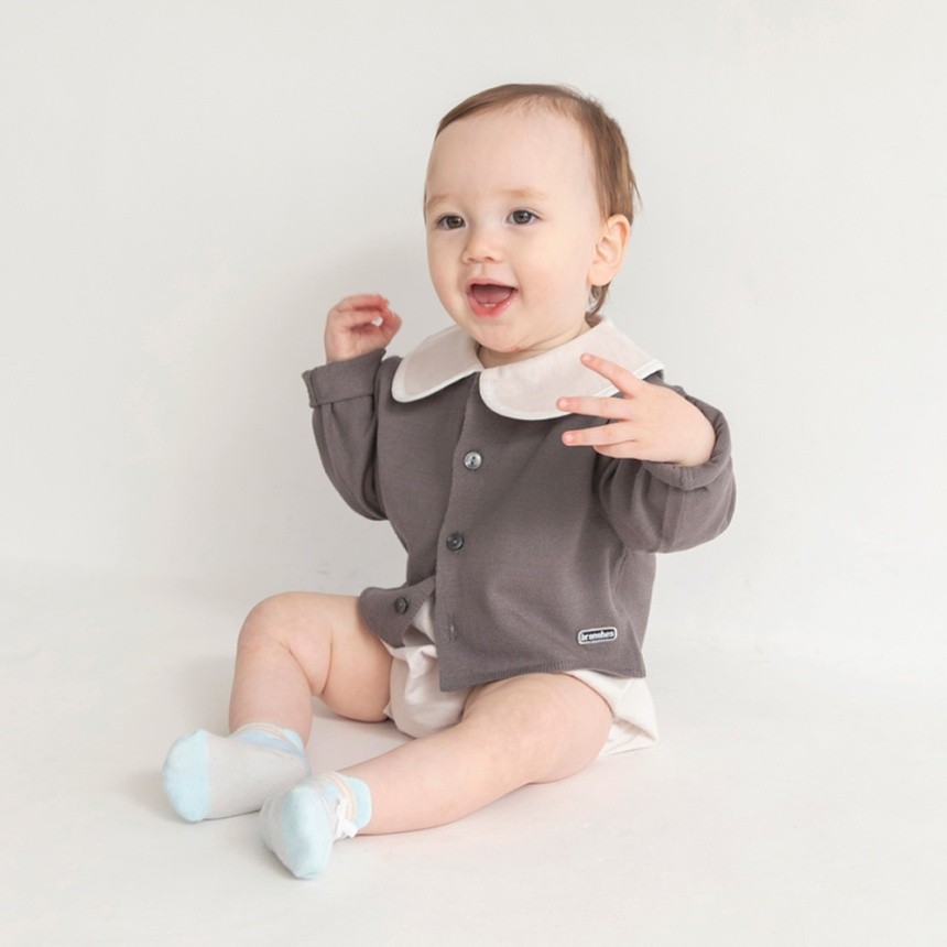 チャコールグレー