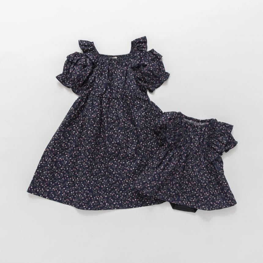 ネイビーブルー