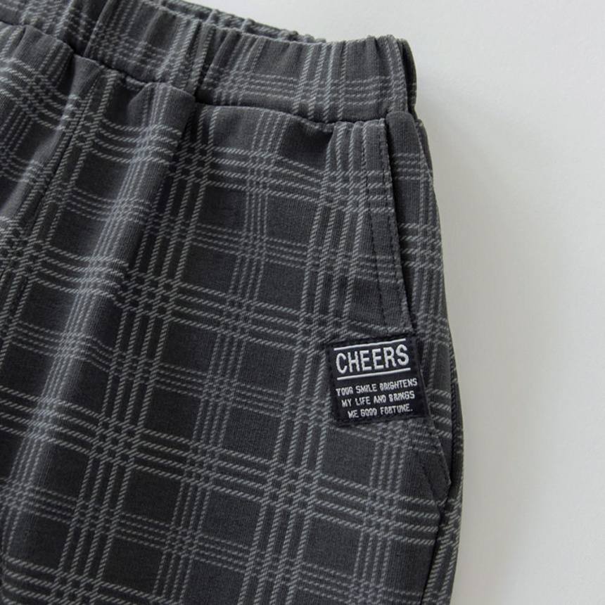 チャコールグレー