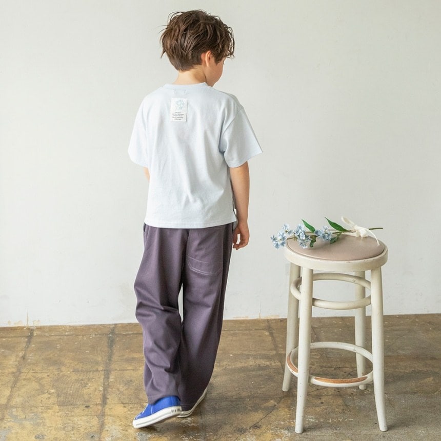 チャコールグレー