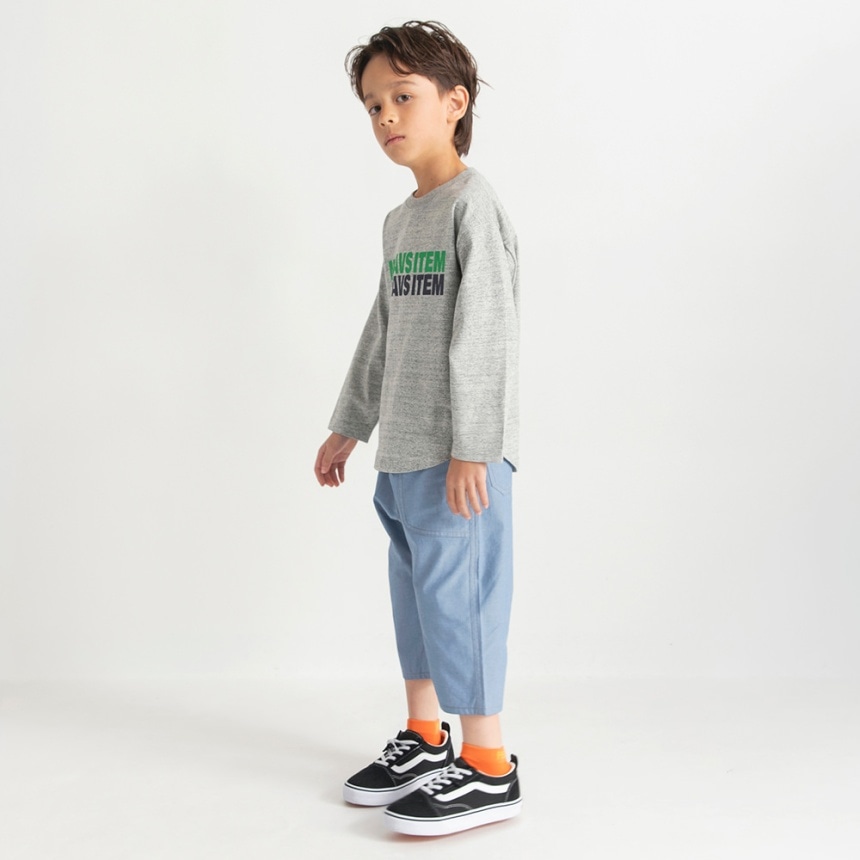 チャコールグレー