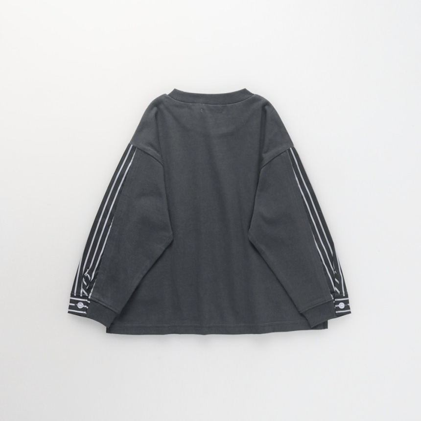 チャコールグレー