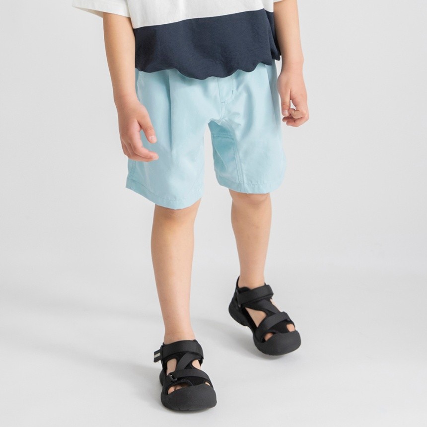 ライトグリーン