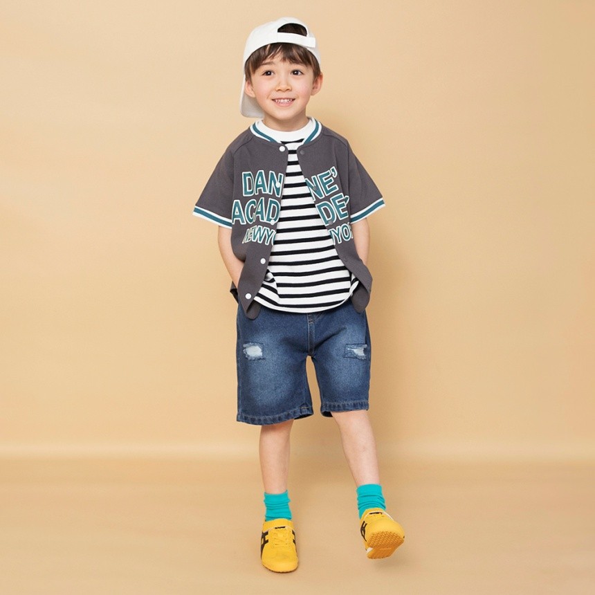 チャコールグレー