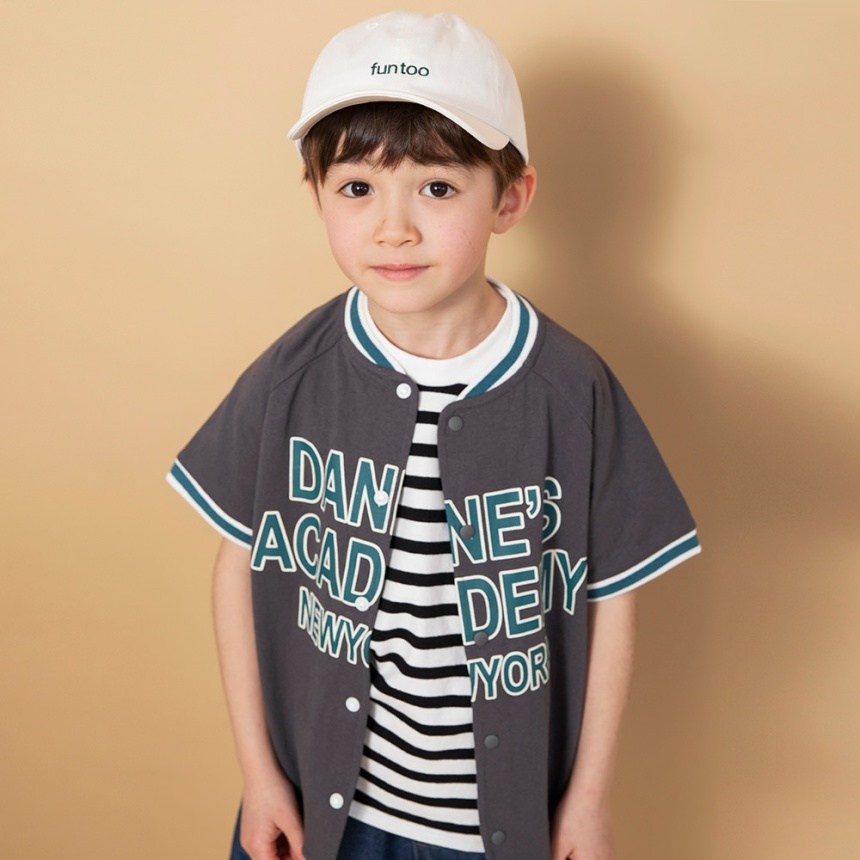 チャコールグレー