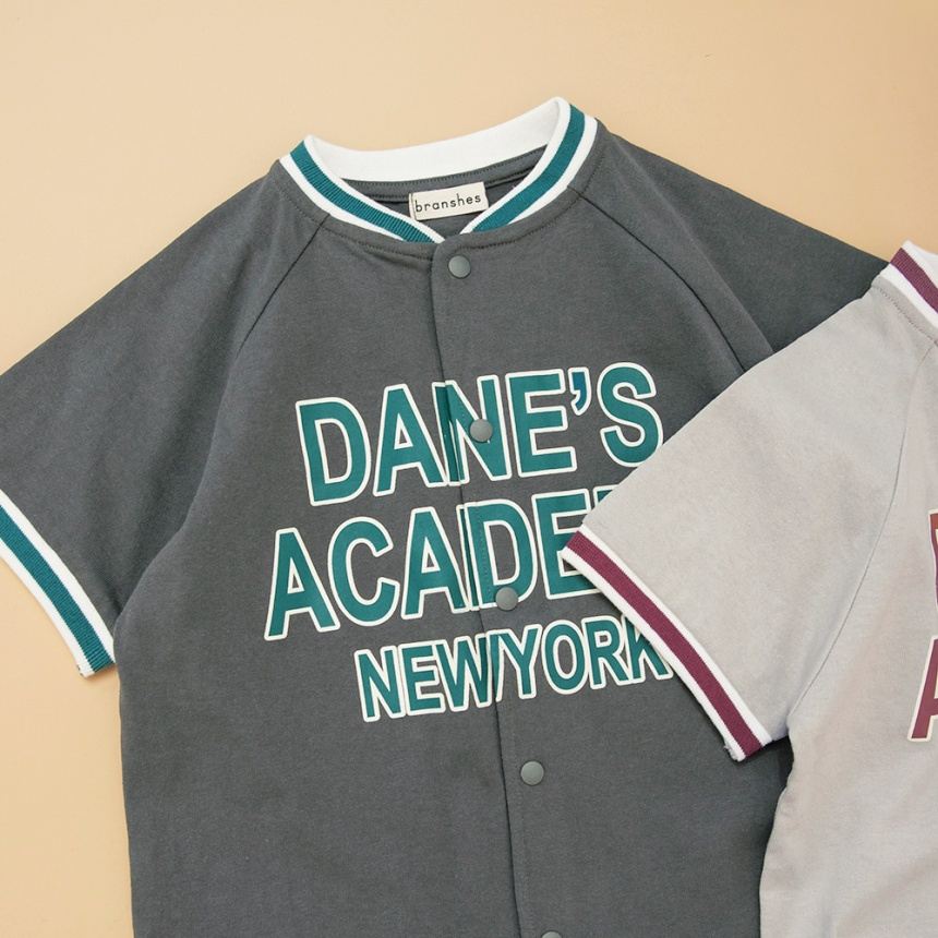 チャコールグレー