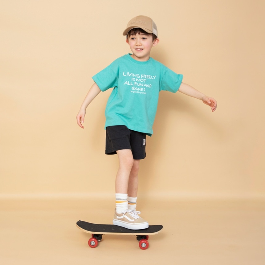 チャコールグレー