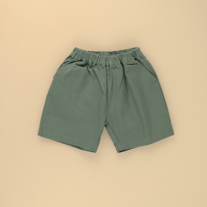 カーキグリーン