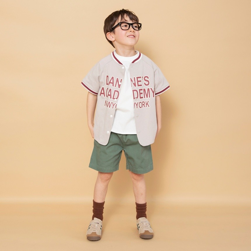 カーキグリーン