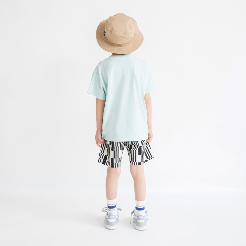 ライトグリーン