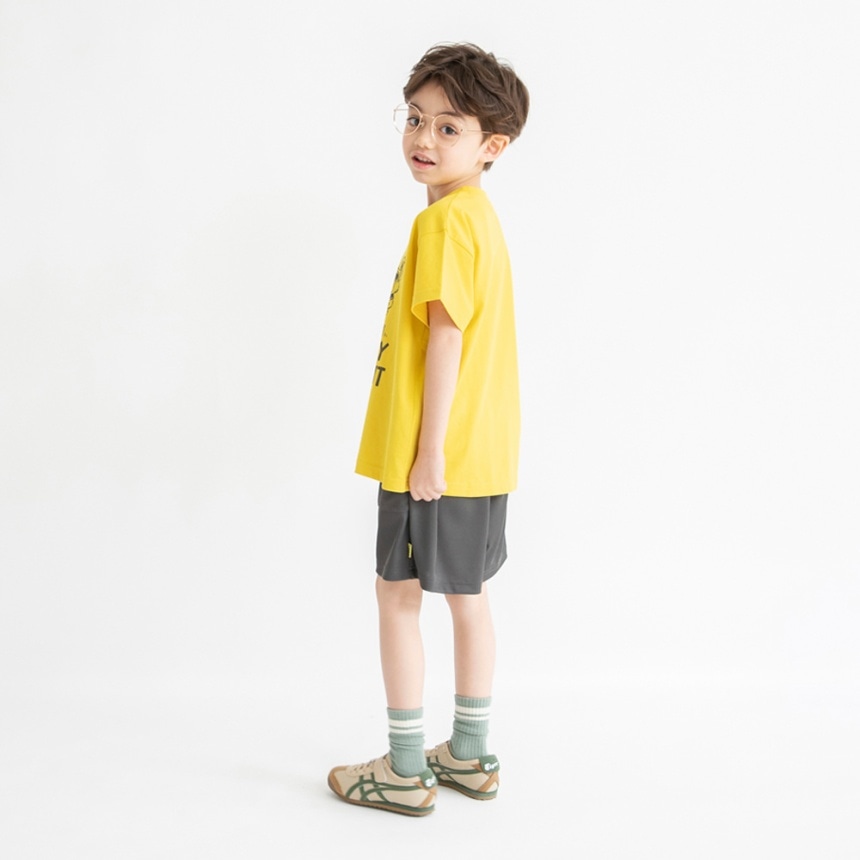 チャコールグレー