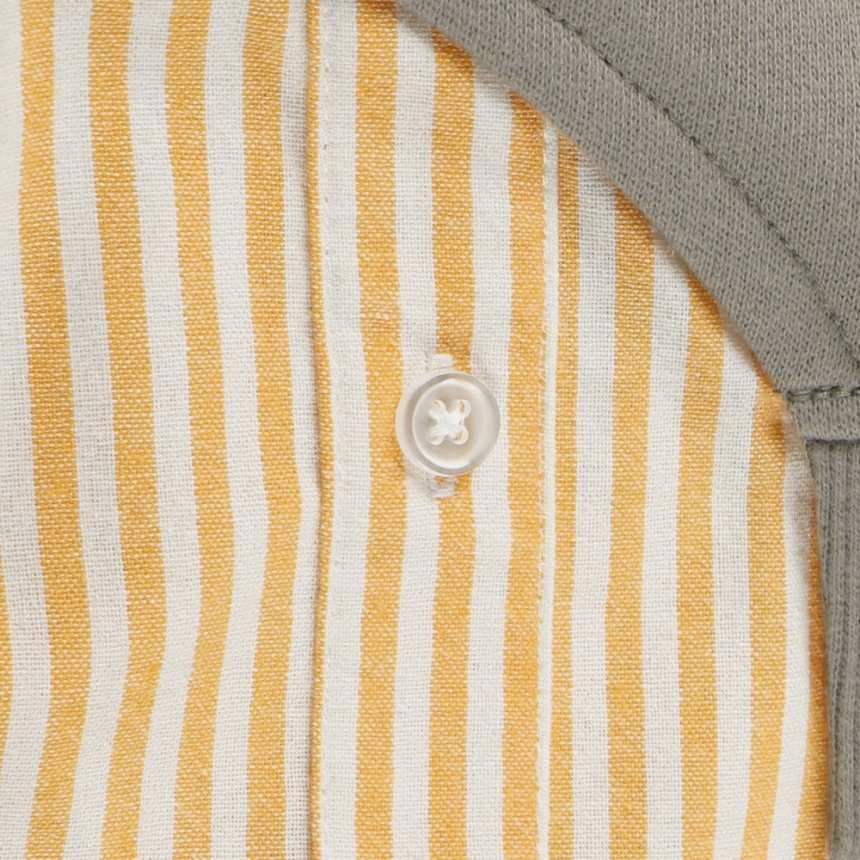 ベージュ