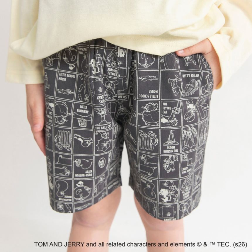 チャコールグレー