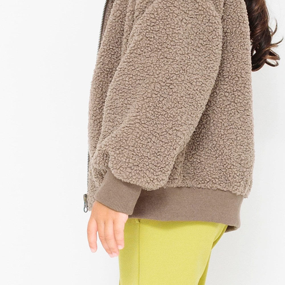 大きめ衿ボアジャケット