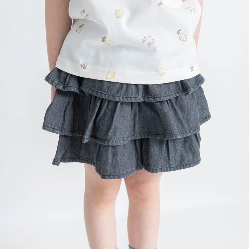 チャコールグレー