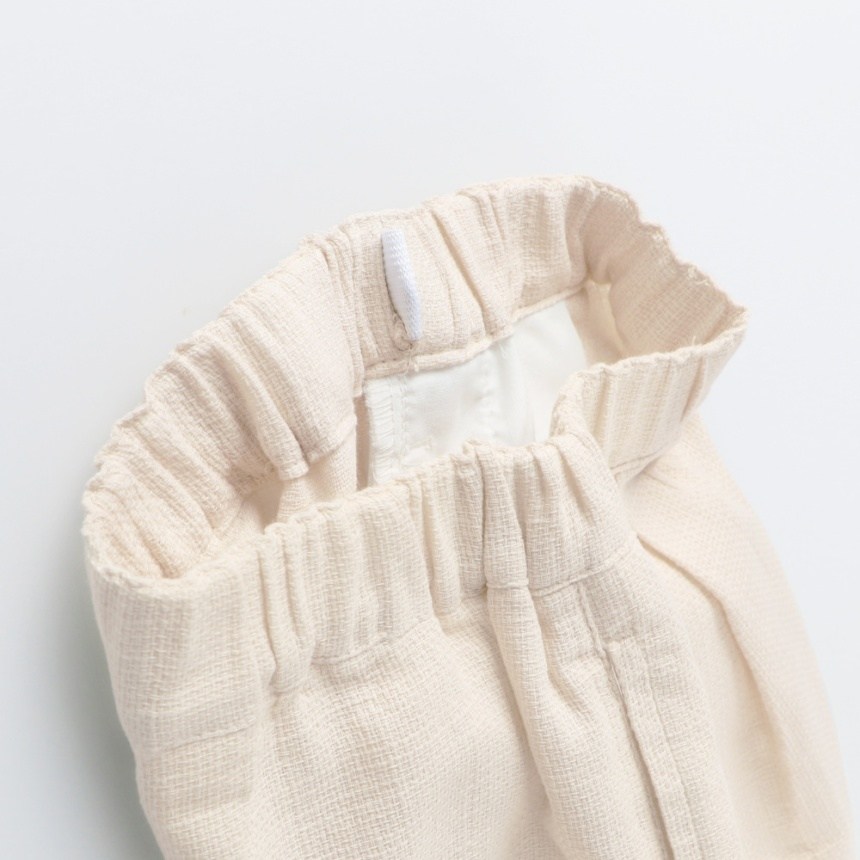 ピンクベージュ