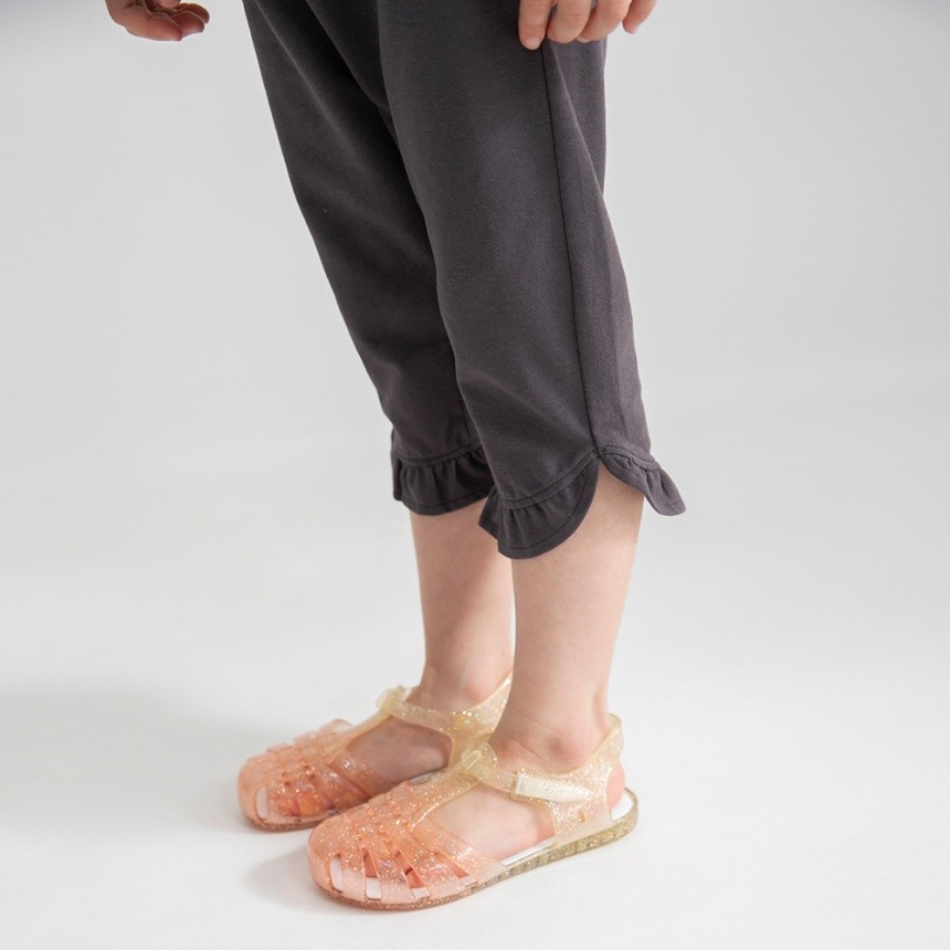 チャコールグレー