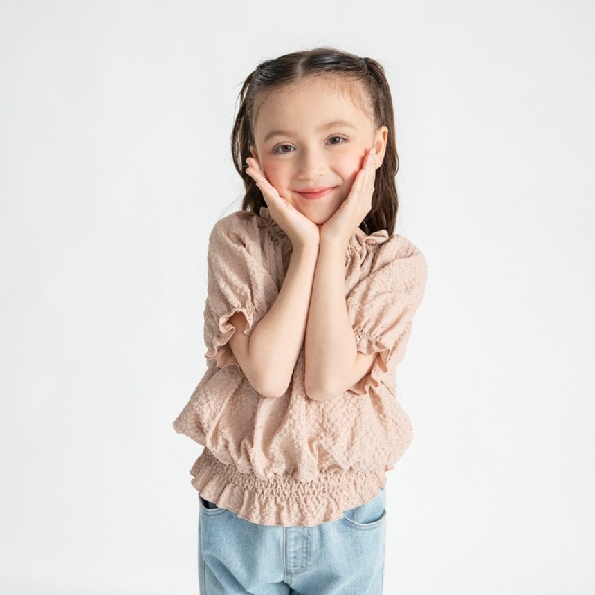 ピンクベージュ