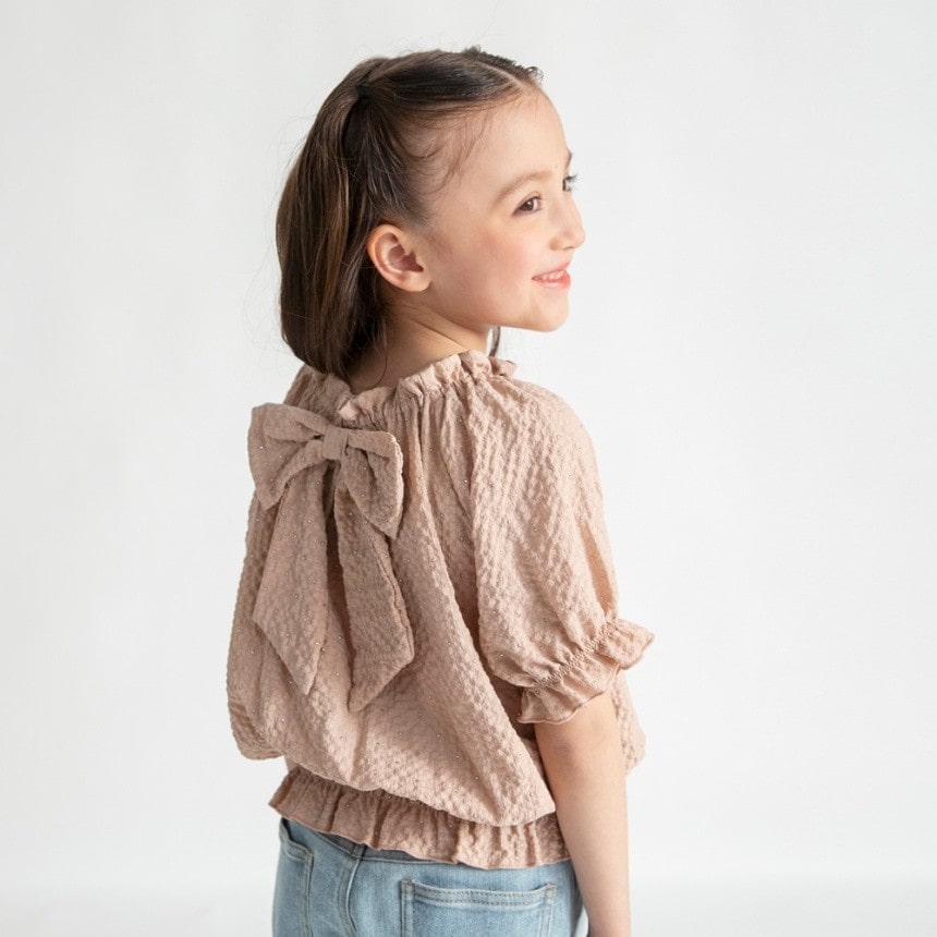 ピンクベージュ