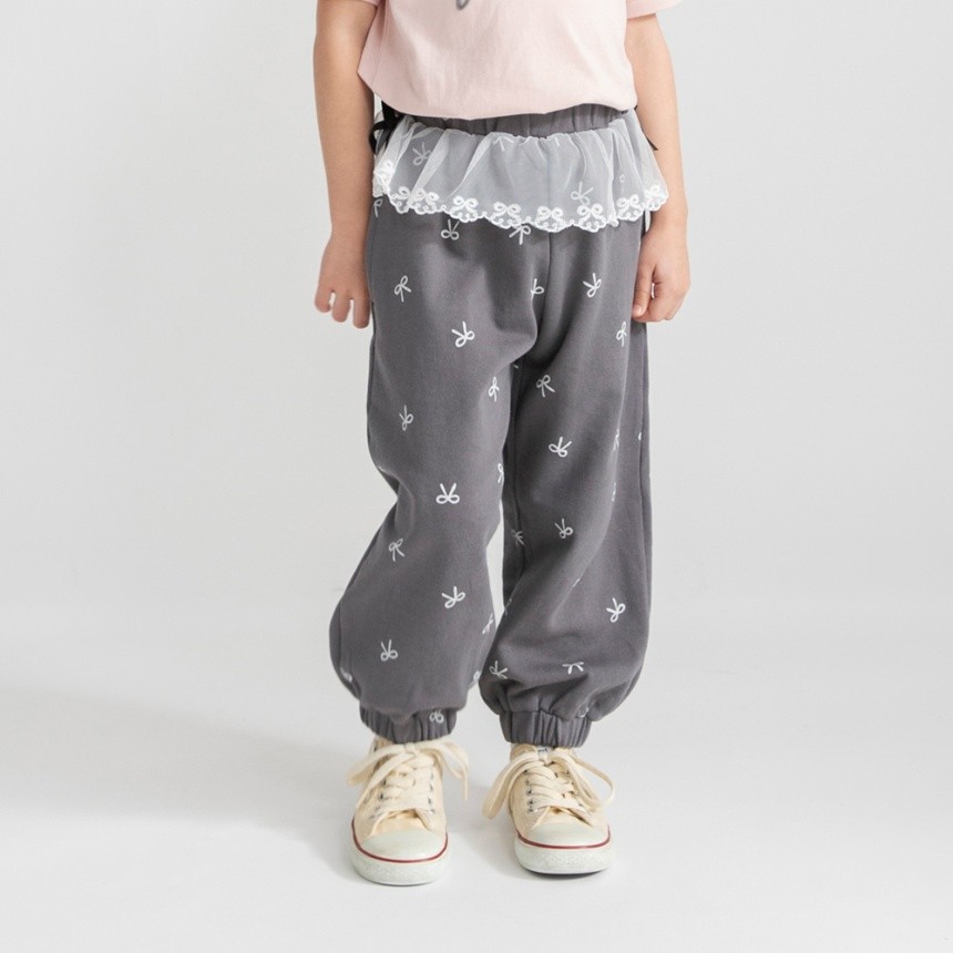 チャコールグレー