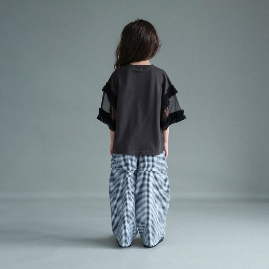 チャコールグレー