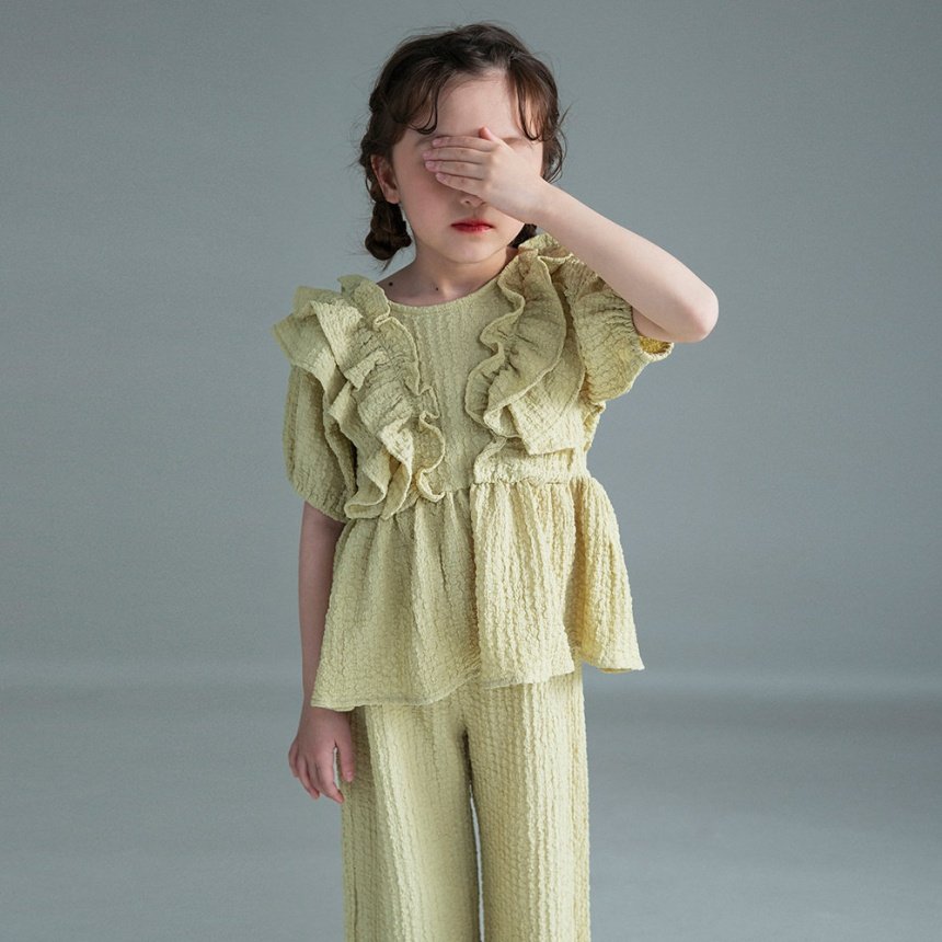 ライトグリーン