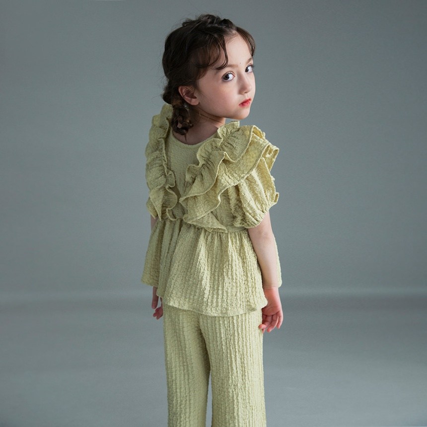 ライトグリーン