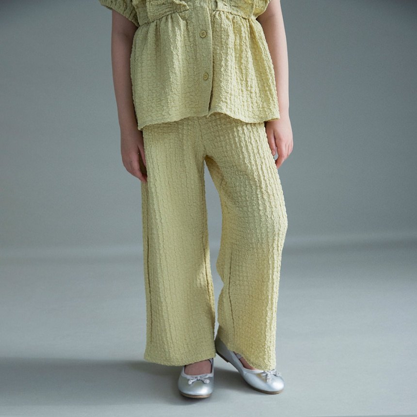 ライトグリーン