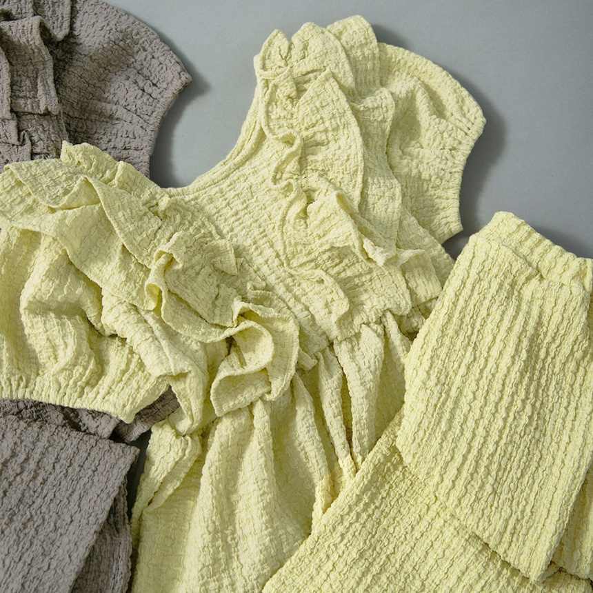 ライトグリーン