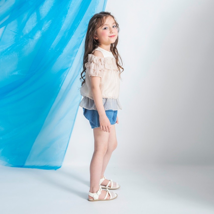 ピンクベージュ