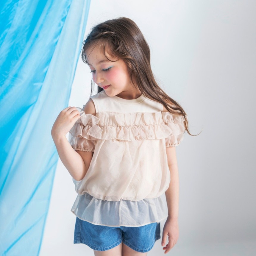 ピンクベージュ