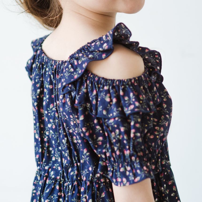 ネイビーブルー