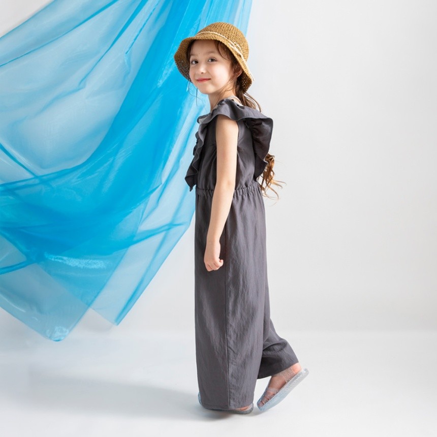 チャコールグレー