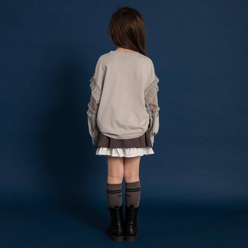 グレー