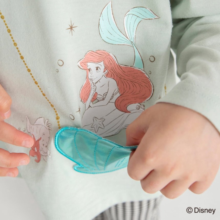 ライトグリーン