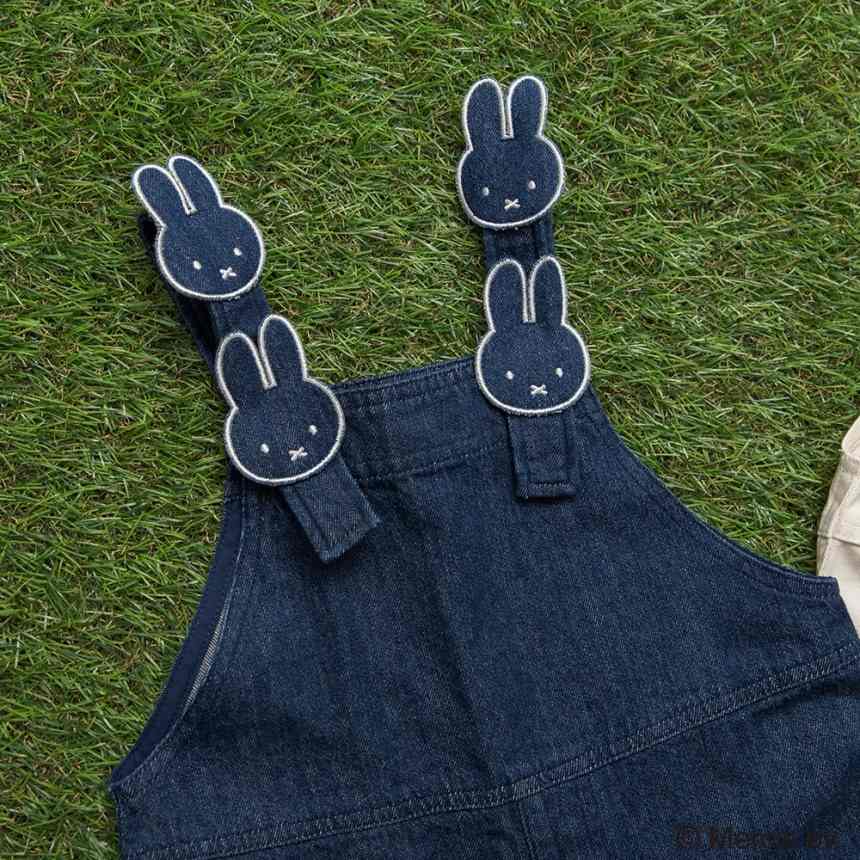 ネイビーブルー