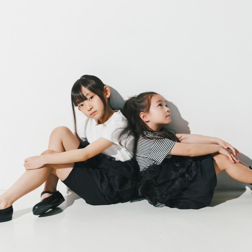 03:オフ白_黒フリル