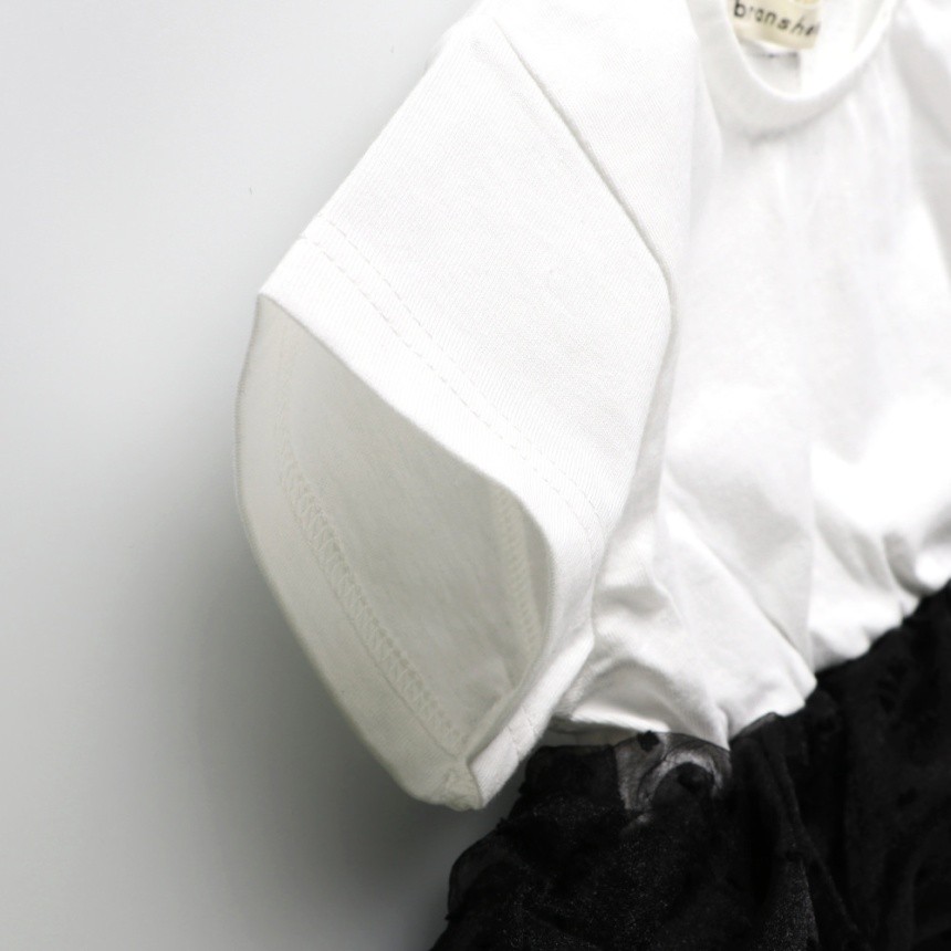 03:オフ白_黒フリル