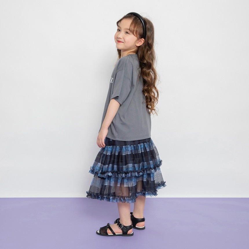 チャコールグレー