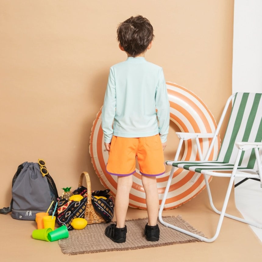 ライトグリーン