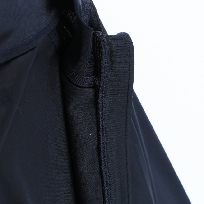 ネイビーブルー