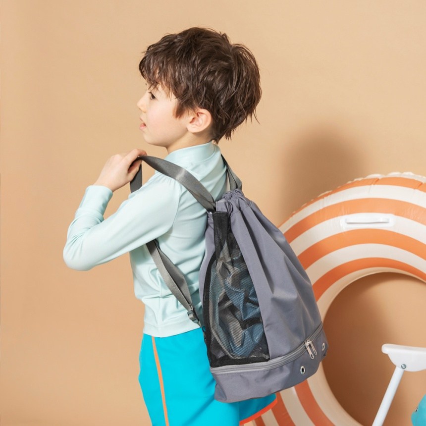 チャコールグレー