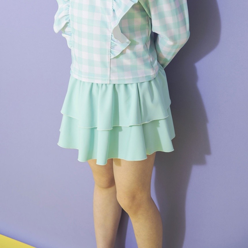 ライトグリーン