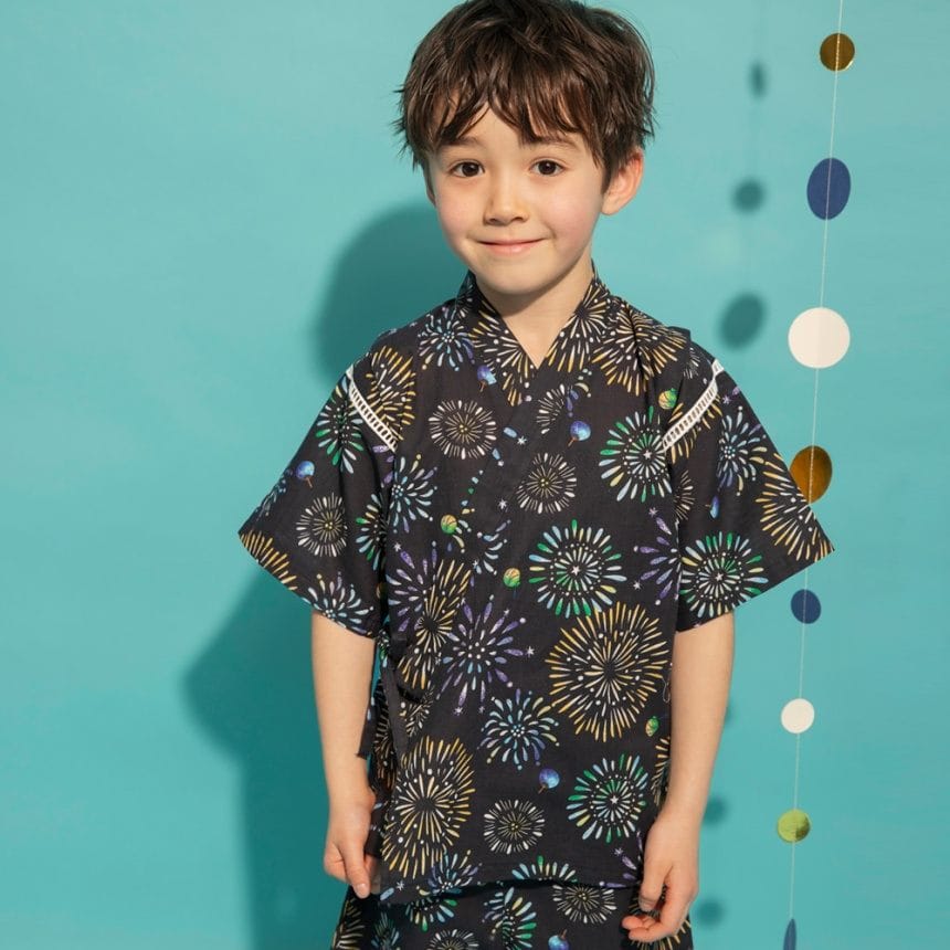 チャコールグレー