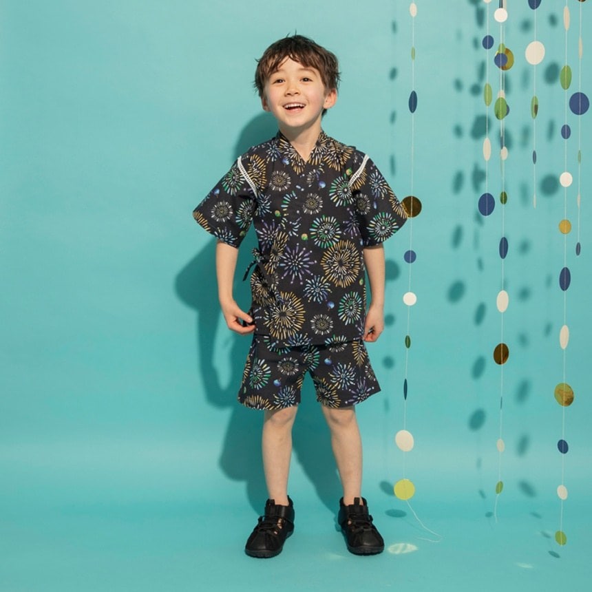 チャコールグレー