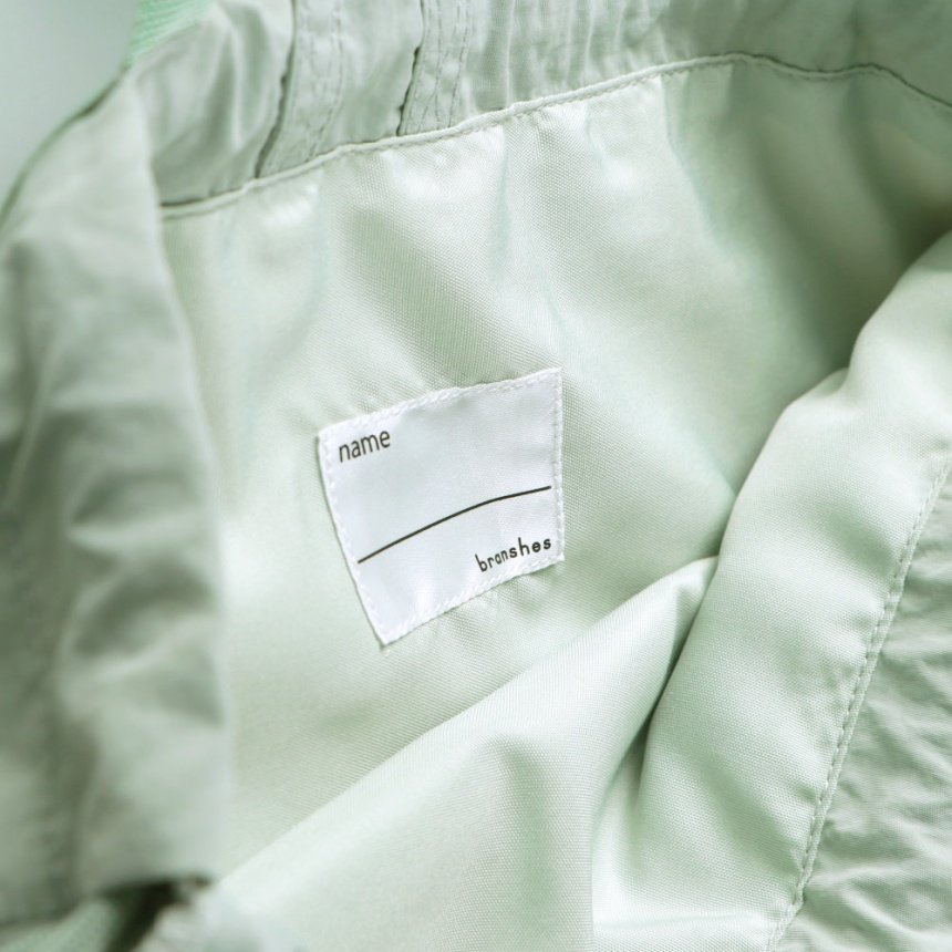 ライトグリーン