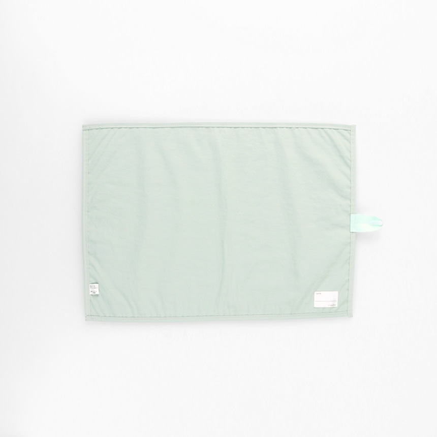 ライトグリーン