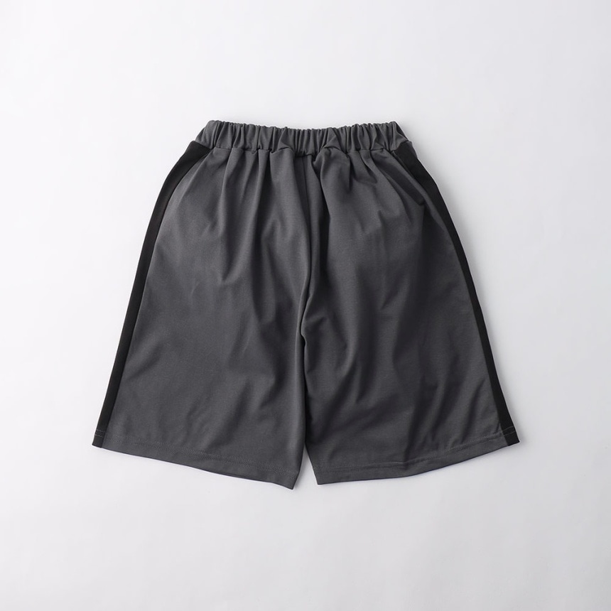 チャコールグレー