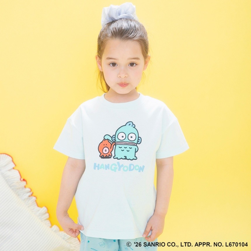 エメラルドグリーン