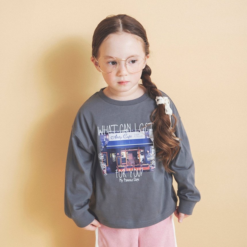 チャコールグレー